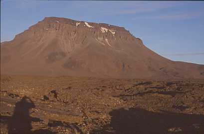 Her&eth;ubrei&eth; in the early morning